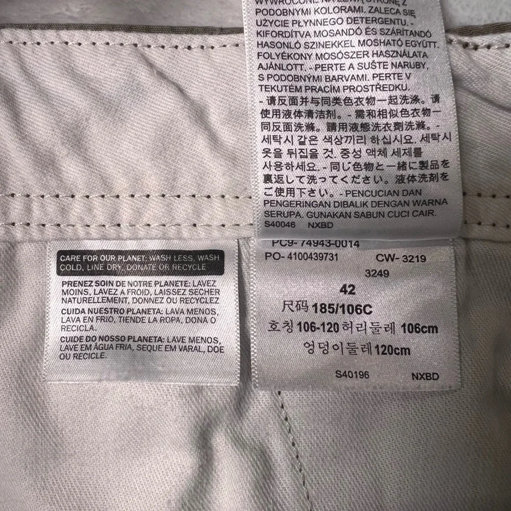 Levi Strauss Cargo Shorts Loose Fit Cotton Ripstop Mens 42 Olive Green Utility